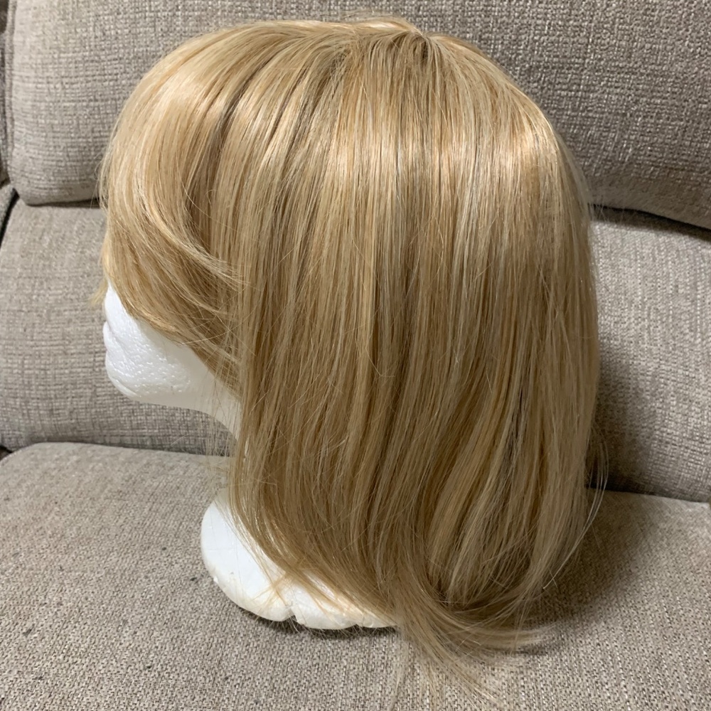 Wig - Picture 3 of 6